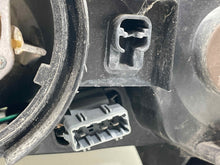 Load image into Gallery viewer, HEADLIGHT LAMP ASSEMBLY Volvo C70 S70 V70 XC70 01 02 03 04 Right - NW322786