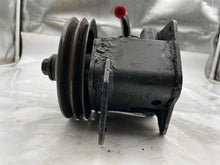 Load image into Gallery viewer, POWER STEERING PUMP 200D 280SE 300SEL 67 68 69 - 74 75 - NW163895