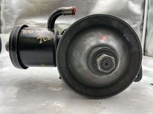 Load image into Gallery viewer, POWER STEERING PUMP 200D 280SE 300SEL 67 68 69 - 74 75 - NW163895