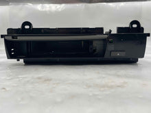 Load image into Gallery viewer, 6 DISC CD CHANGER BMW 750i 76i0 2006 06 - NW136702