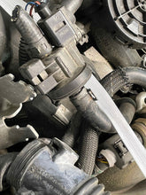 Load image into Gallery viewer, THROTTLE BODY Audi A6 RS4 A8 A6 01 02 03 04 05 06 - 09 - NW423088