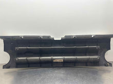 Load image into Gallery viewer, GRILLE Land Rover LR3 2005 05 2006 06 2007 07 2008 08 2009 09 Upper - NW534575