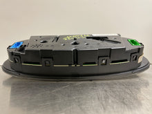 Load image into Gallery viewer, SPEEDOMETER CLUSTER Passat 1999 99 Auto - NW162192