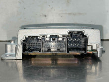 Load image into Gallery viewer, Radio Mazda 3 2018 - NW570196