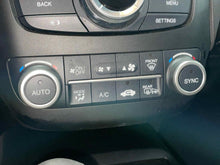 Load image into Gallery viewer, Temperature Controls Acura RDX 2017 - NW569949