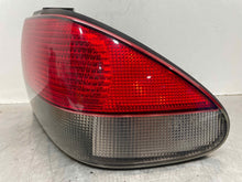 Load image into Gallery viewer, OUTER TAIL LIGHT LAMP Saab 9-3 99 00 01 02 03 Right - NW554044