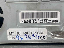 Load image into Gallery viewer, Radio Volkswagen Touareg 2016 - NW564817
