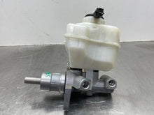 Load image into Gallery viewer, Brake Master Cylinder Land Rover LR4 2016 - NW566277