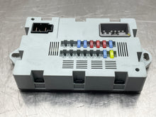 Load image into Gallery viewer, Fuse Box DISCOVERY SPORT 2019 - NW567690