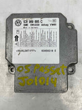 Load image into Gallery viewer, Air Bag computer Passat 2004 04 2005 05 - NW38805