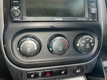 Load image into Gallery viewer, Temperature Controls Jeep Compass 2016 - NW573035