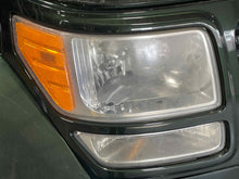 Load image into Gallery viewer, HEADLIGHT LAMP ASSEMBLY Dodge Nitro 07 08 09 10 11 Right - NW573489