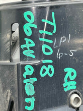 Load image into Gallery viewer, Fog Light 4 Runner Avalon Rav 4 ES330 2004 04 2005 05 2006 06 07 08 09 Right - NW573698