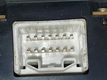 Load image into Gallery viewer, Temperature Controls Toyota 4 Runner 2004 - NW587596