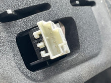 Load image into Gallery viewer, OUTER TAIL LIGHT LAMP E300 E350 E400 E550 E63 10 11 12 13 Right - NW574490