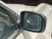 Load image into Gallery viewer, Side View Door Mirror Dodge 300C 2017 - NW574956