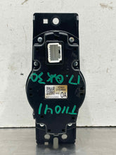 Load image into Gallery viewer, Radio INFINITI QX30 2017 - NW575889