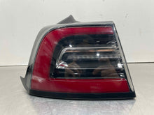 Load image into Gallery viewer, Tail Lamp Light TESLA MODEL 3 2020 - NW581072