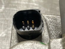 Load image into Gallery viewer, THROTTLE BODY Challenger Charger Magnum 2005 05 2006 06 2007 07 2008 08 - 12 - NW177373