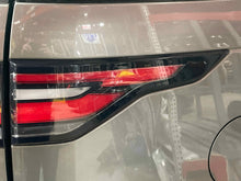 Load image into Gallery viewer, TAIL LIGHT LAMP ASSEMBLY Discovery 17 18 19 LOWER Right - NW581808