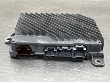 Load image into Gallery viewer, RADIO AMPLIFIER Cadillac SRX 2013 13 2014 14 - NW584391