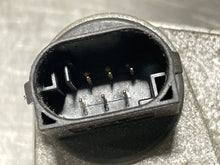 Load image into Gallery viewer, THROTTLE BODY Range Rover 2003 03 2004 04 2005 05 - NW178487