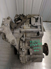 Load image into Gallery viewer, MANUAL TRANSMISSION EOS Golf Golf GTI Passat 06 07 TURBO - NW587151