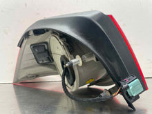 Load image into Gallery viewer, OUTER TAIL LIGHT LAMP Volkswagen EOS 07 08 09 10 11 Right - NW587247