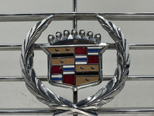 Load image into Gallery viewer, Grille Oldsmobile Allante 1990 - NW97856