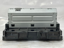 Load image into Gallery viewer, RADIO DISPLAY Lincoln MKS 2010 10 - NW135226