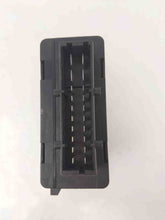 Load image into Gallery viewer, SUSPENSION CONTROL MODULE COMPUTER R320 R350 R500 R63 06 07 - NW36483