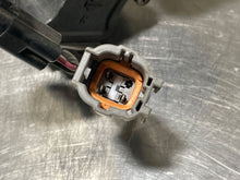 Load image into Gallery viewer, THROTTLE BODY Infiniti Q45 1997 97 98 99 00 01 - NW177959