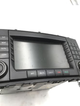 Load image into Gallery viewer, Radio MERCEDES C-CLASS 2007 - NW138523