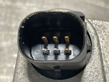 Load image into Gallery viewer, Throttle Body Chrysler Sebring 2008 - NW177387