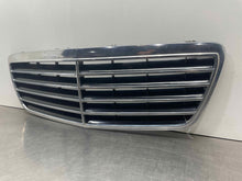 Load image into Gallery viewer, GRILL Mercedes E320 E430 E55 2000 00 01 02 03 - NW98512