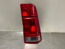 Load image into Gallery viewer, TAIL LIGHT LAMP ASSEMBLY Rover Disco II Disco SD Discovery 99-00 Right - NW182006