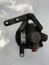 Load image into Gallery viewer, POWER STEERING PUMP BMW 525i 1989 89 1990 90 - NW163117