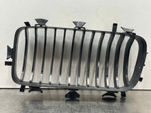 Load image into Gallery viewer, GRILL BMW 740I 1999 99 2000 00 2001 01 Right - NW98253