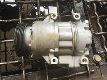 Load image into Gallery viewer, AC Compressor Kia Sorento 2016 - DG85764