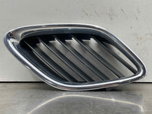 Load image into Gallery viewer, GRILLE Saab 9-3 2003 03 04 05 06 07 Upper End Left - NW98635