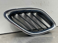 Load image into Gallery viewer, GRILLE Saab 9-3 2003 03 04 05 06 07 Upper End Left - NW98635