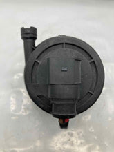 Load image into Gallery viewer, AIR INJECTION PUMP SMOG Cayenne 2004 04 2005 05 2006 06 - NW8255