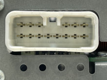 Load image into Gallery viewer, RADIO AMPLIFIER Toyota Highlander 2006 06 2007 07 - NW140008
