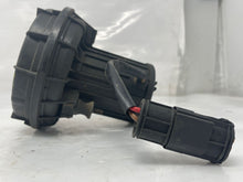 Load image into Gallery viewer, AIR INJECTION PUMP SMOG BMW 745i 2002 02 2003 03 2004 04 2005 05 - NW8072