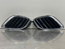 Load image into Gallery viewer, GRILLE Saab 9-5 2002 02 2003 03 04 05 Upper End Left - NW98681