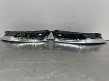 Load image into Gallery viewer, GRILLE Saab 9-5 2002 02 2003 03 04 05 Upper End Left - NW98681