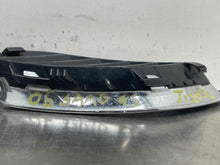 Load image into Gallery viewer, GRILLE Saab 9-5 2002 02 2003 03 04 05 Upper End Left - NW98681