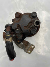Load image into Gallery viewer, POWER STEERING PUMP INFINITI I30 MAXIMA 95 96 97 - 04 - NW163324