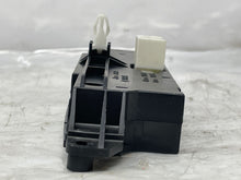 Load image into Gallery viewer, CLOCK Toyota Camry 2004 04 2005 05 2006 06 - NW105920