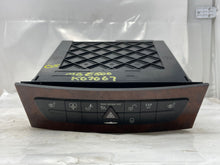 Load image into Gallery viewer, REMOTE CD CHANGER E350 E550 B200 CLS500 CLS55 CLS550 CLS63 E280 03-13 - NW138710